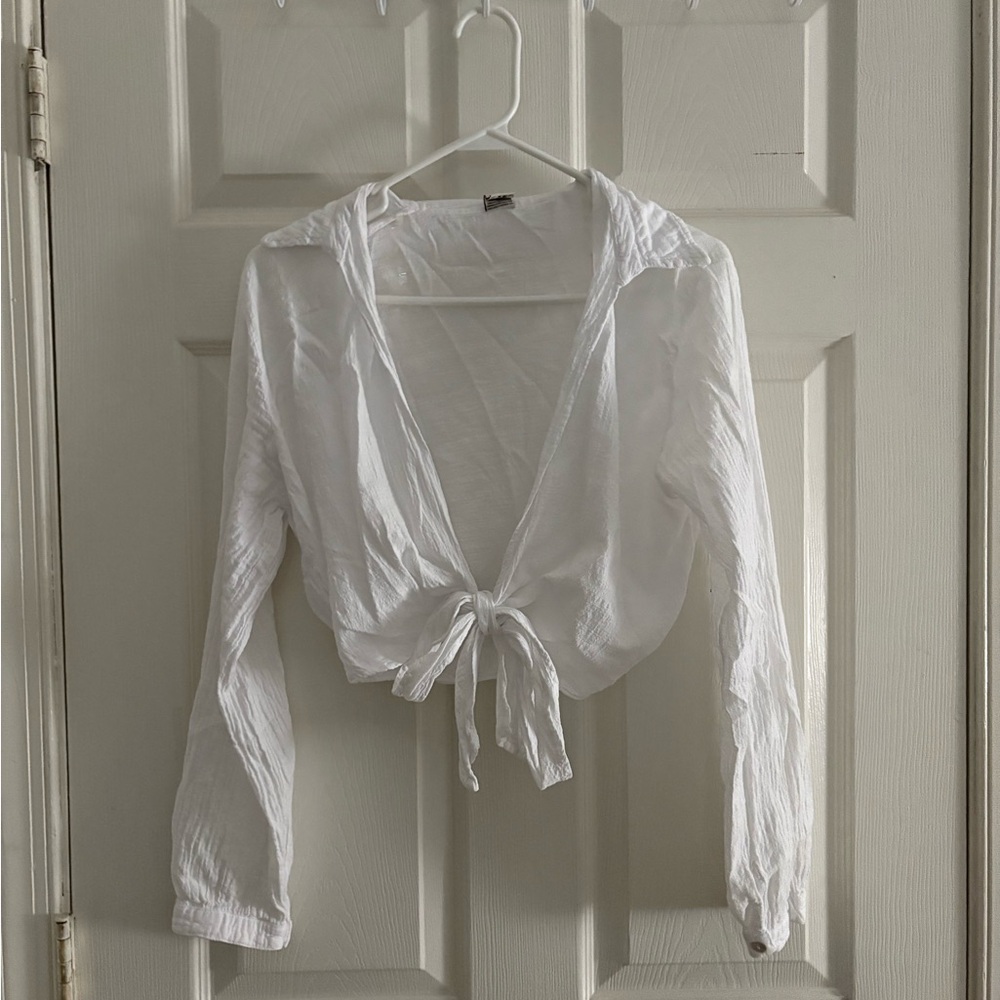 White linen crop Tie-Front Blouse